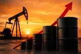  Petrolul se scumpește pe fondul incertitudinilor privind redeschiderea Strâmtorii Ormuz