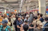 Haos și disperare în Franța: Sute de oameni s-au călcat în picioare pentru aparate de aer condiționat