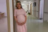 Cum a fost prima întâlnire a fetițelor Laurei Cosoi cu mezina și ce cadouri i-au adus la spital