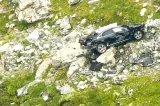 Incident grav pe Transfăgărășan. O mașină s-a făcut zob după ce a căzut pe un versant-VIDEO