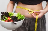 Dieta mediteraneeană, asociată cu un risc de deces cu 23% mai mic. Ce au descoperit cercetătorii în sânge