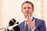 Zi decisivă pentru formarea noului Guvern. Siegfried Mureșan se întâlnește cu Nicușor Dan