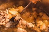 Este sănătos să consumi spuma albă care apare la fierberea cărnii?