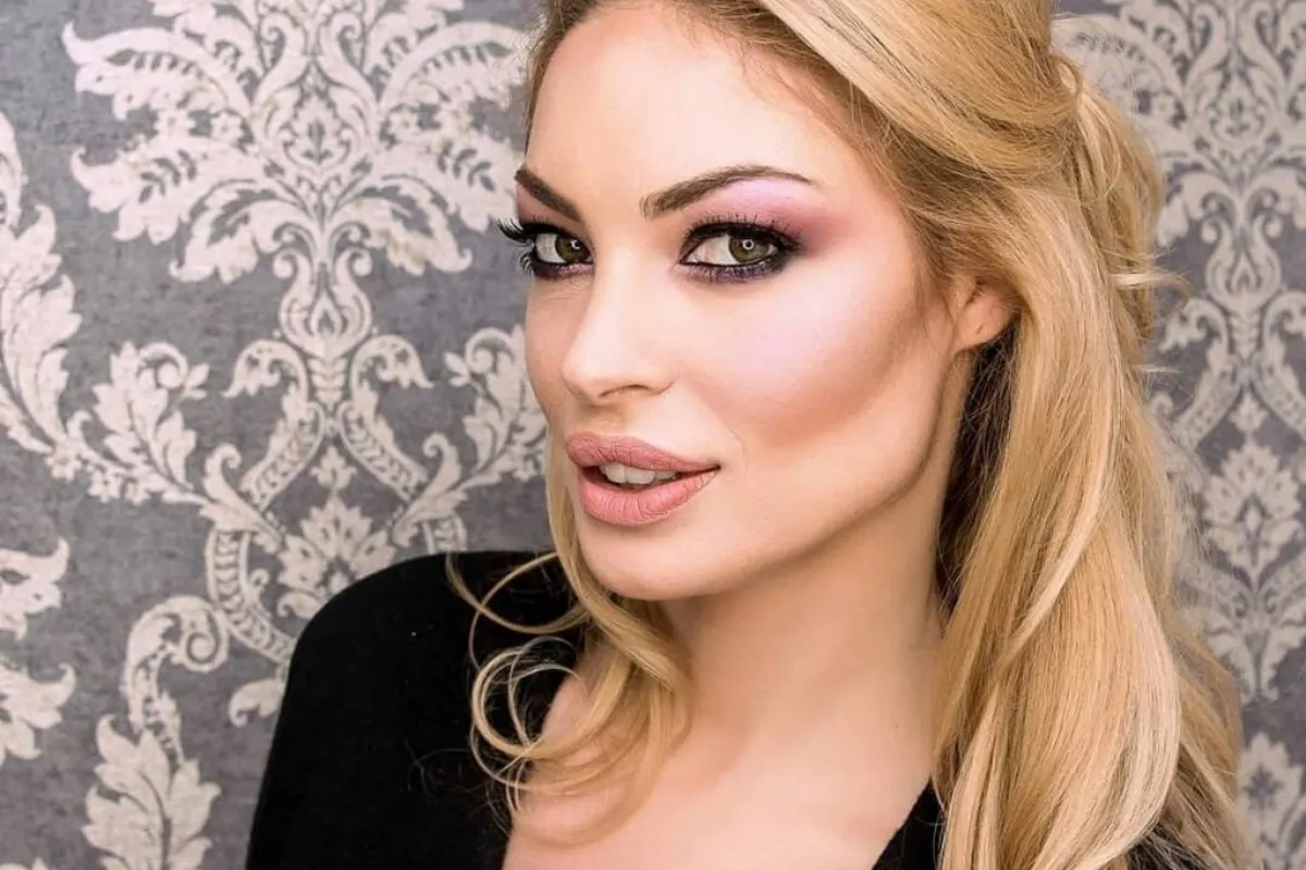 Valentina Pelinel