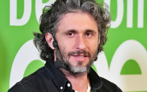 Dragoș Bucur