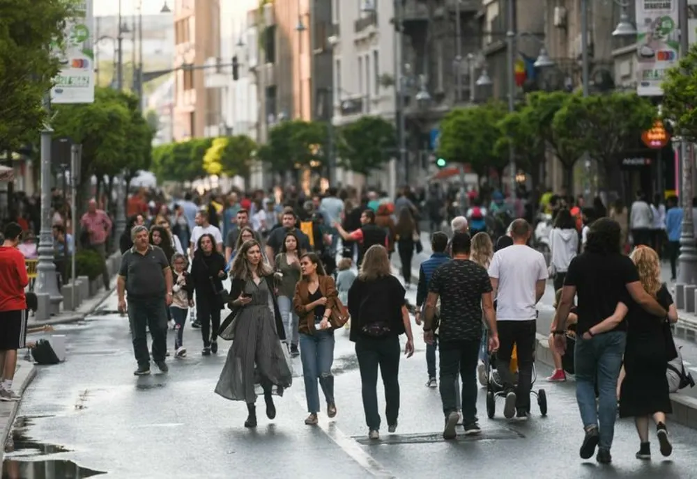 Străzi deschise | Revin weekendurile pietonale în Bucureşti. Premieră: se închid şi pistele de biciclete