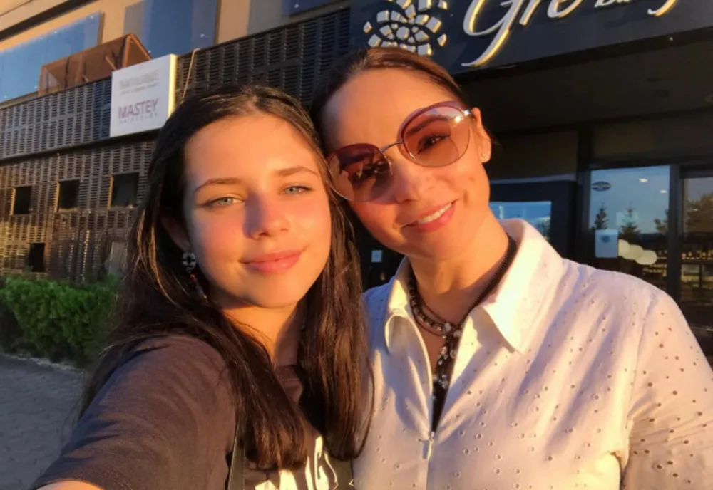 Fiica Andreei Marin, îndrăgostită lulea la 16 ani. Cine este iubitul Violetei