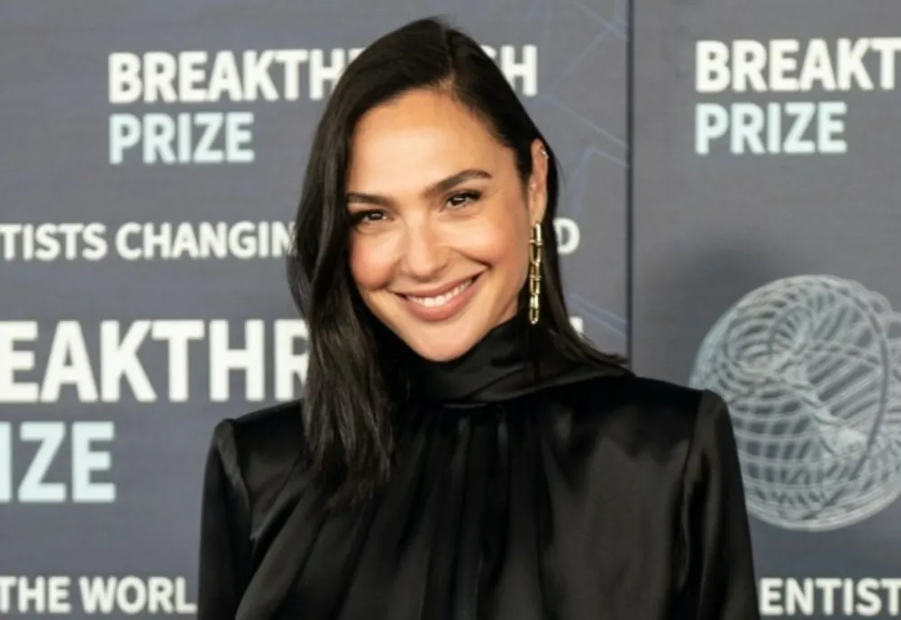 Gal Gadot a născut a patra oară. Copilul a primit un nume cu o însemnătate specială