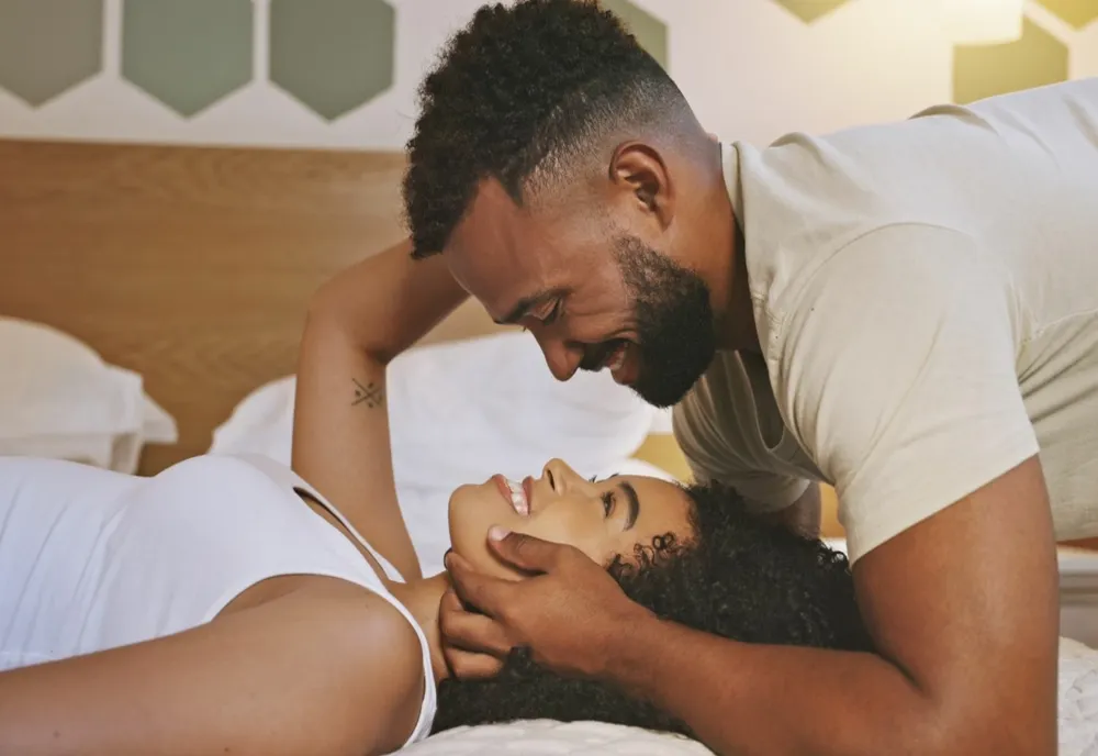 Ce înseamnă abrosexual? Generația TikTok are o nouă orientare 
