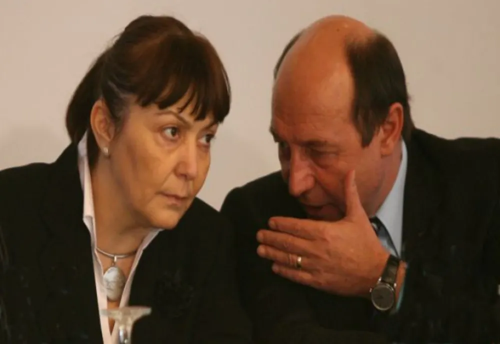 ISTORICUL MARIUS OPREA A CONFIRMAT DEZVĂLUIRILE DESPRE MACOVEI ȘI TĂPĂLAGĂ. CE AU FĂCUT CEI DOI ÎN ARHIVA SIPA?