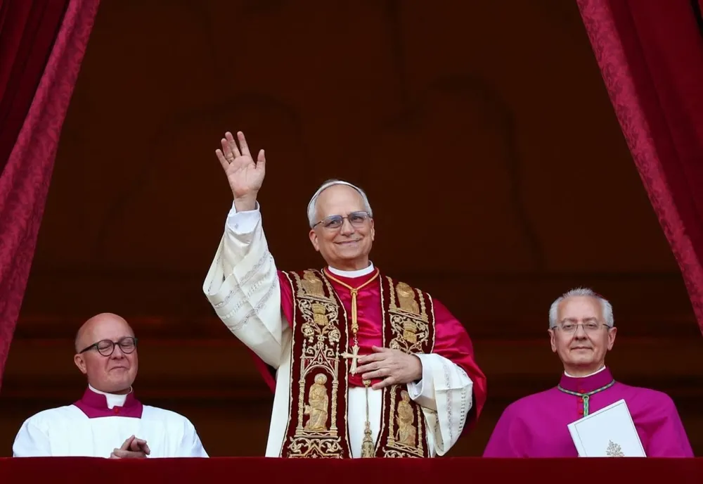 Ce fel de papă va fi Leon al XIV-lea: trei indicii importante oferite de noul suveran pontif în prima sa apariție publică