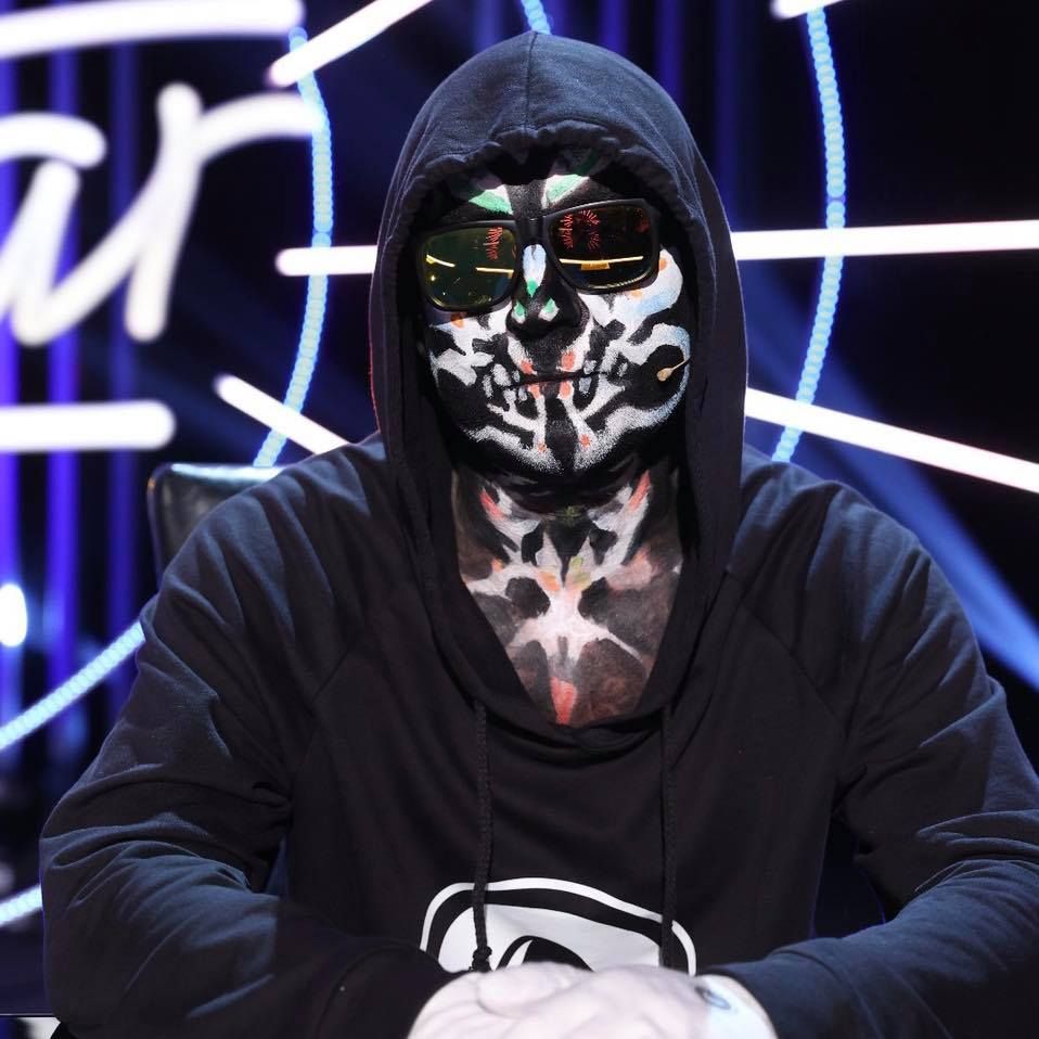 Carla’s Dreams, prins în mașină, cu iubita lui, NEMASCAT