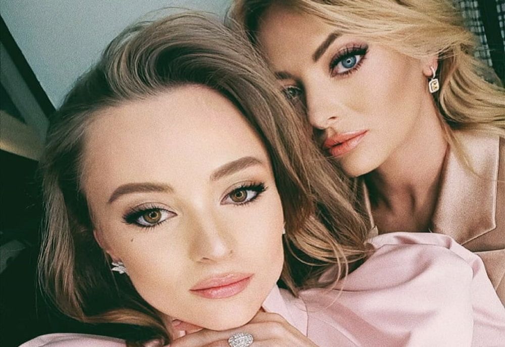 Oana Matache lansează prima sa piesă, alături de sora ei, Delia