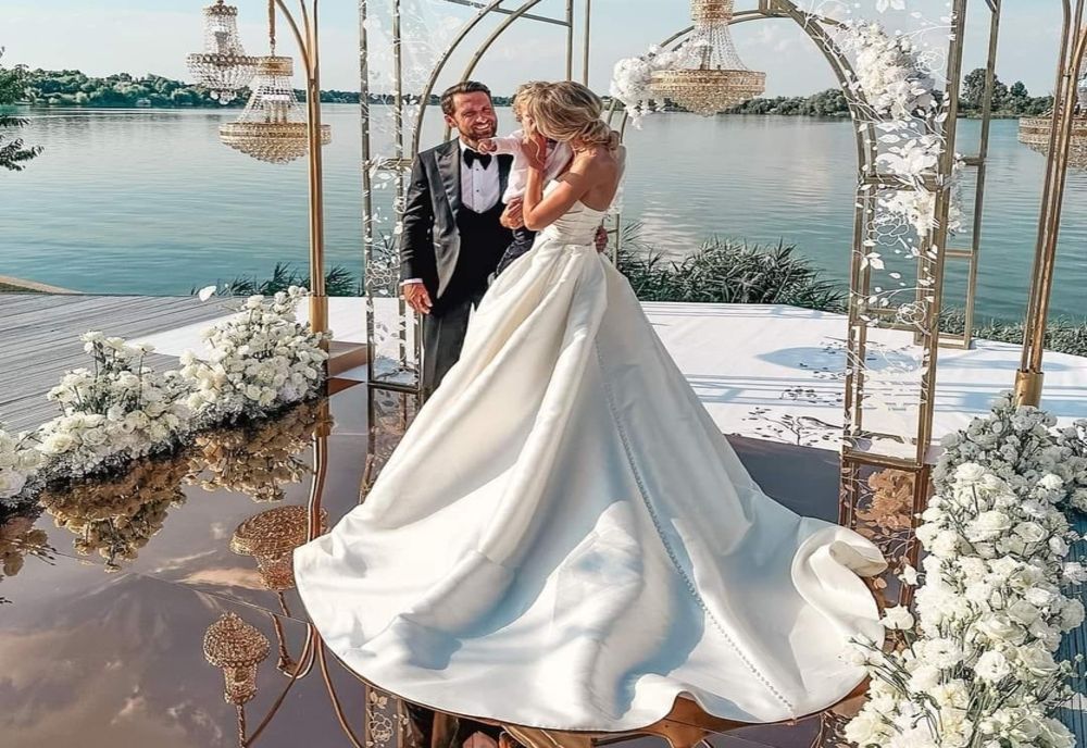 Gabriela Prisăcariu a pus piciorul în prag imediat după nuntă