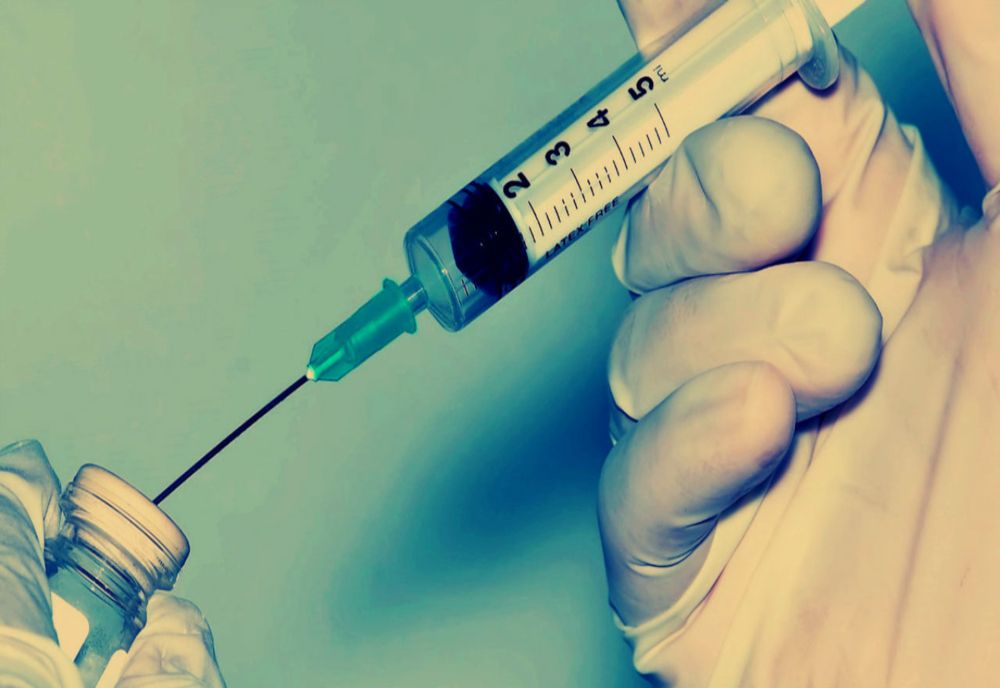 Vaccinare gratuită anti-HPV pentru tinerii cu vârsta de până la 26 de ani 