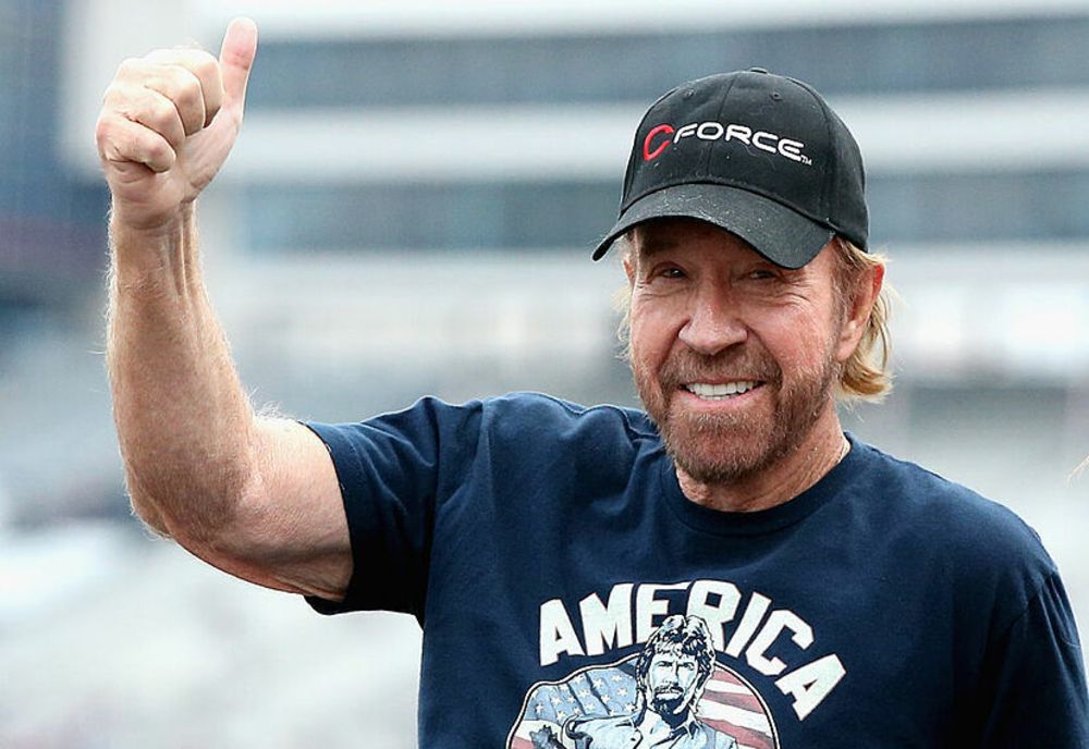 Chuck Norris revine în forță pe micile ecrane, după 11 ani de pauză
