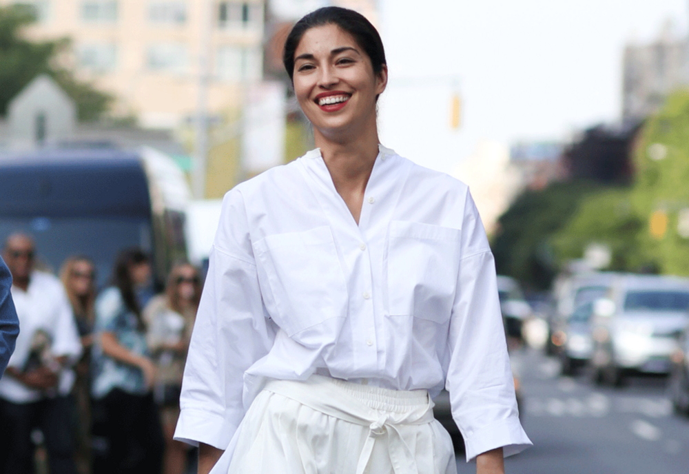 Oversize, crop, asimetric, patchwork... Cum să porți cămăși nestructurate?