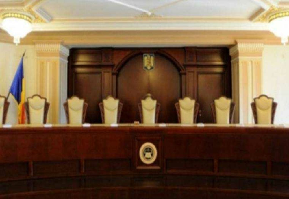 CCR amână verdictul în cazul pensiilor private