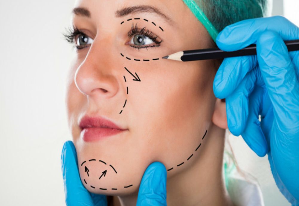 CARE SUNT SOLUȚIILE ÎN CAZUL UNEI OPERAȚII ESTETICE EȘUATE?