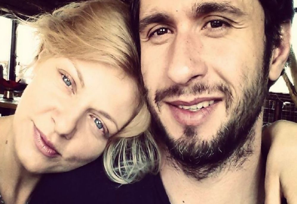 Dragoș Bucur și Dana Nălbaru au lansat un serial despre viața lor la țară