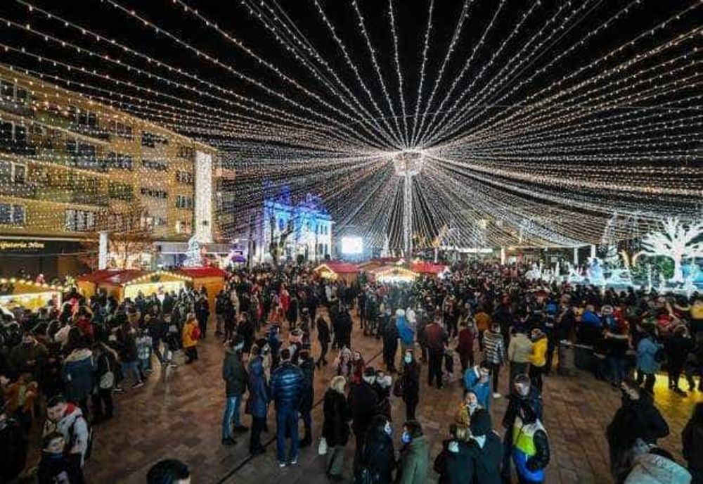 Târgul de Crăciun de pe esplanada Operei Naționale București se deschide pe 6 decembrie 