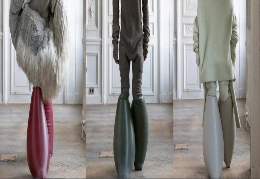 Cizmele gonflabile de lux create de un designer american provoacă isterie pe internet. Cât costă o pereche