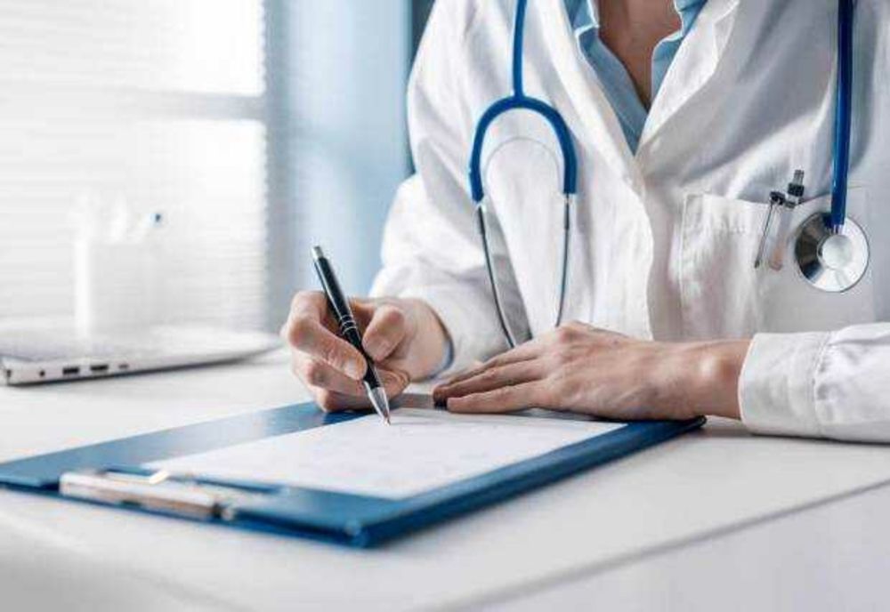 Ministerul Sănătății pregătește excepții de la neplata primei zile de concediu medical. Bolnavii care ar putea fi exceptați