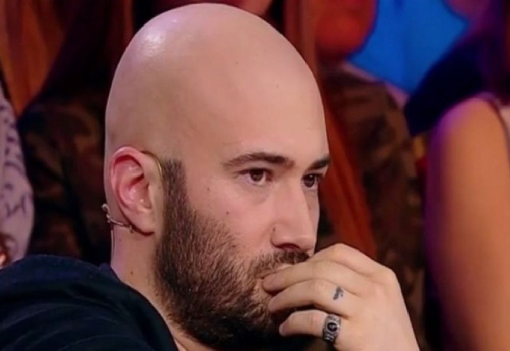 Mihai Bendeac, în fustă la premiera filmului „Căsătoria”