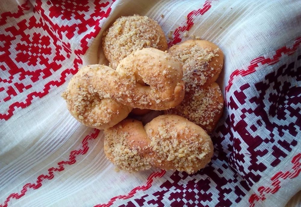 Rețetă de mucenici moldovenești de post cu nucă și miere