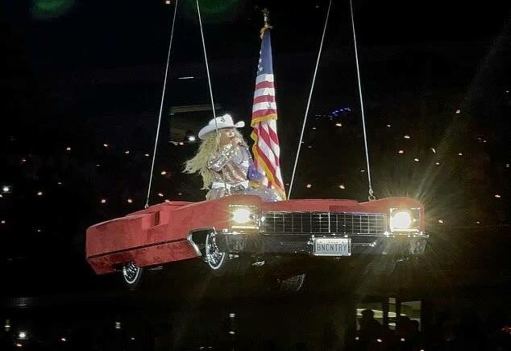 BEYONCE, LA UN PAS DE MOARTE ÎN MIJLOCUL CONCERTULUI