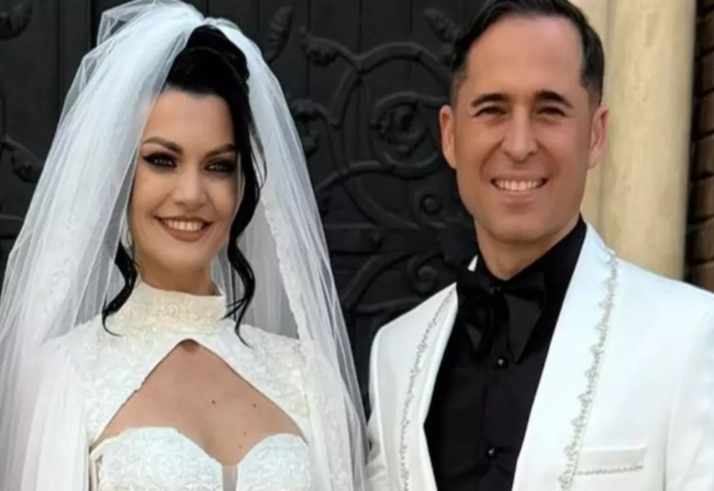 DINU MAXER S-A ÎNSURAT CU MAGDALENA CHIHAIA. ROCHIA ÎNDRĂZNEAȚĂ PURTATĂ DE MIREASĂ