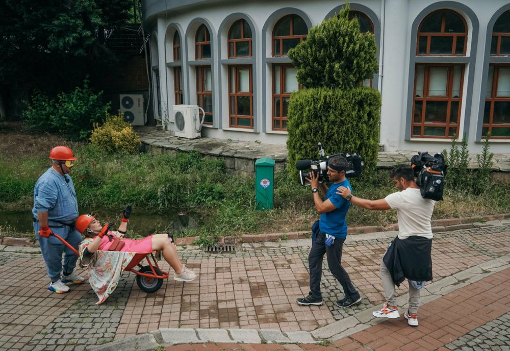 CAMERAMANII DE LA ASIA EXPRESS AU SALARII URIAȘE! CÂT CÂȘTIGĂ ÎN DOAR 44 DE ZILE DE FILMARE