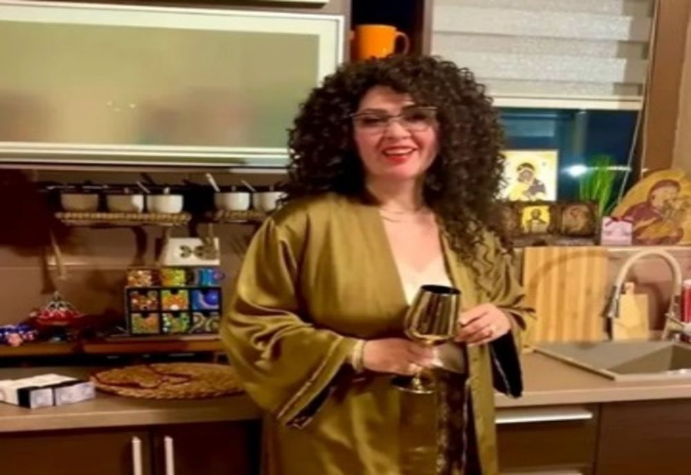 CUM ARATĂ CASA MINODOREI. ARTISTA REFUZĂ SĂ FACĂ TREBURILE CASNICE