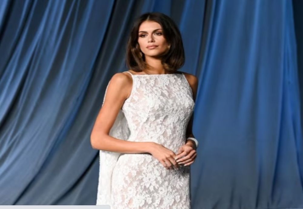 Vrei mai mult volum? Încearcă bobul bombshell, cel mai trendy și mai glamour bob al momentului – perfect pentru părul subțire