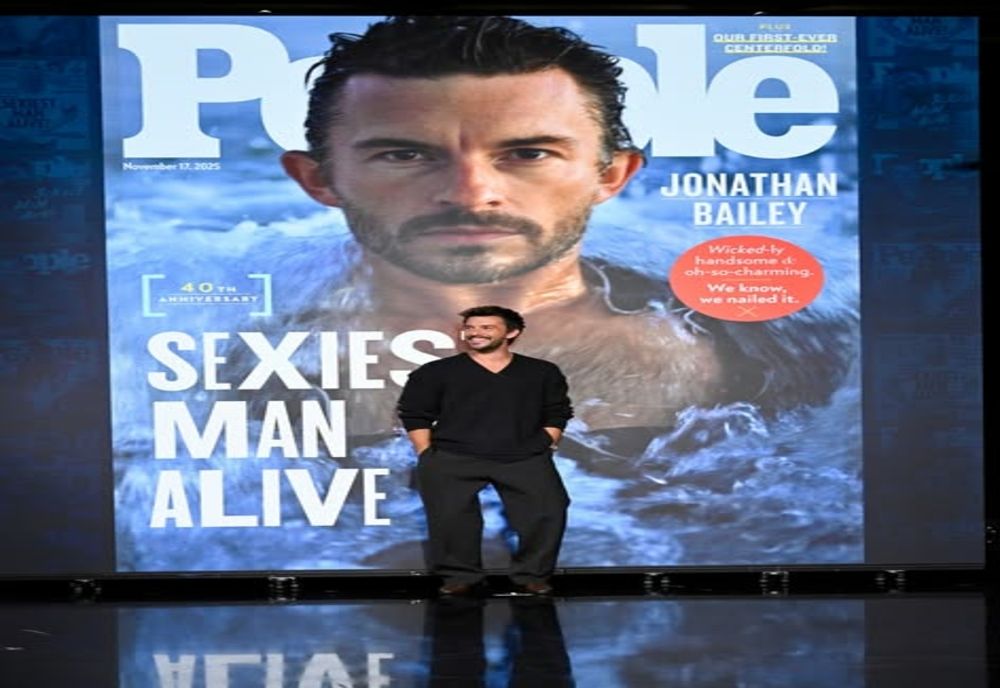 JONATHAN BAILEY A FOST DECLARAT „CEL MAI SEXY BĂRBAT ÎN VIAȚĂ” DE REVISTA PEOPLE