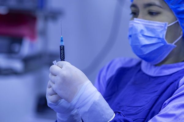 Ultima oră! Cei care nu se vaccinează anti-COVID vor fi amendați cu aproape 4.000 de euro