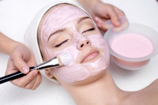 4 tratamente de înfrumusețare pe care nu ar trebui să le faci niciodată în timpul menstruației