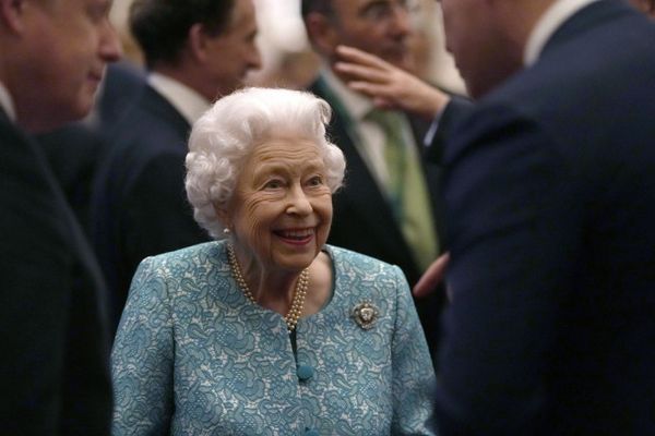 Regina Elizabeth a II-a are COVID-19. Cum se simte suverana