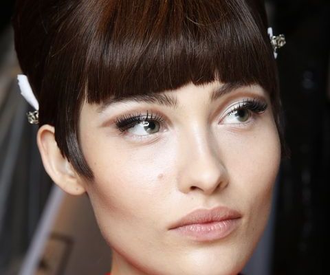 Când corectorul dă un efect de lifting: metoda „abstract contouring”