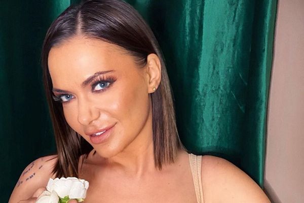 Andreea Antonescu, însărcinată a doua oară la aproape 40 de ani. Prima imagine cu burtica de gravidă