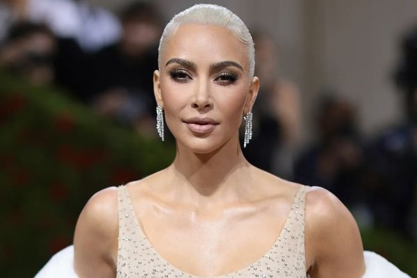 Kim Kardashian a distrus legendara rochie purtată de Marilyn Monroe. În ce hal a înapoiat-o, după Gala Met