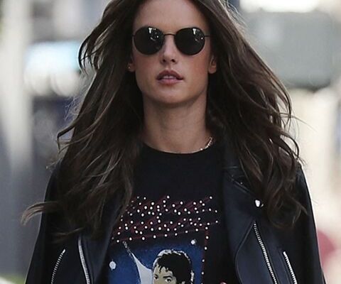 Tendințe de vară: cum să porți tricourile cu imaginea vedetelor preferate