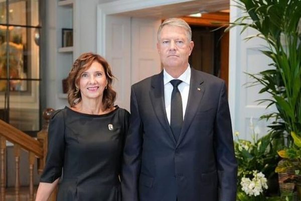 Cătălin Botezatu a făcut-o praf pe Carmen Iohannis. Ce gafă a făcut la funeraliile reginei Elisabeta a II-a