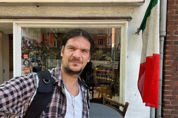 Tudor Chirilă, revoltat de un angajat care fuma în Teatrul de Comedie. Ce atitudine a luat actorul