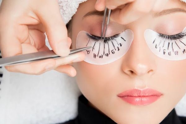 Iată ce trebuie să știi despre riscurile extensiilor de gene