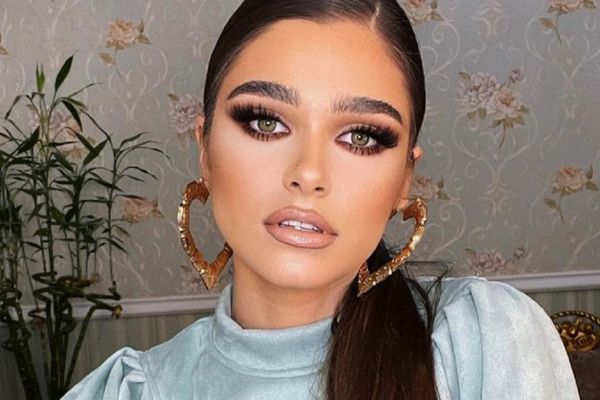 Cum arată și cu ce se ocupă sora lui Theo Rose. Ea e cea care a îndreptat-o spre muzică