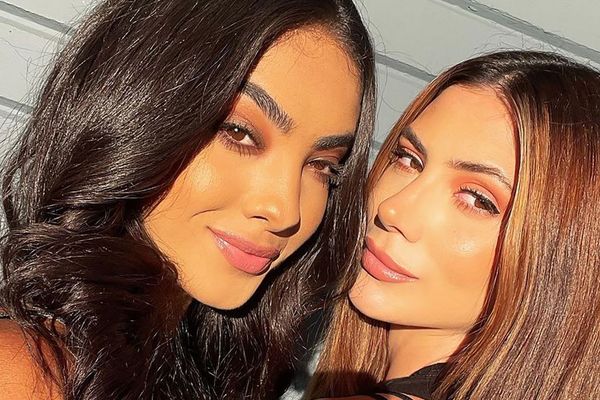 Cele mai frumoase femei din lume s-au căsătorit între ele