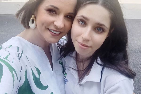 Fiica Andreei Marin a împlinit 15 ani. Violeta arată uimitor în cele mai recente fotografii