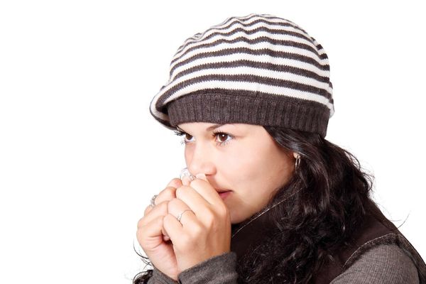 Ai întotdeauna mâinile și picioarele reci? Iată de ce trebuie să-ți faci griji!