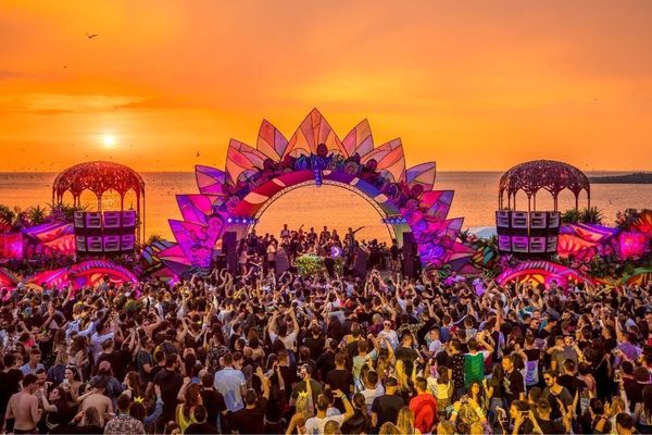 Cât costă cazarea la cele mai mari festivaluri din România, în 2023